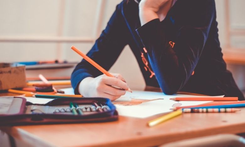 وظيفة عن بعد للطلاب